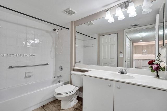 7763 Southampton Ter 403, Tamarac, FL 33321