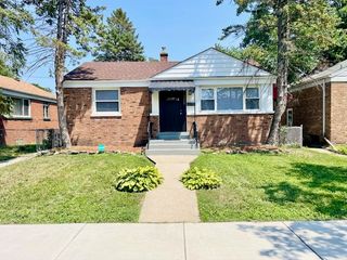 10049 S Calhoun Avenue, Chicago, IL 60617