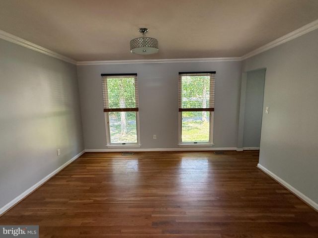 15 DOROTHY MEEKS, Pasadena, MD 21122