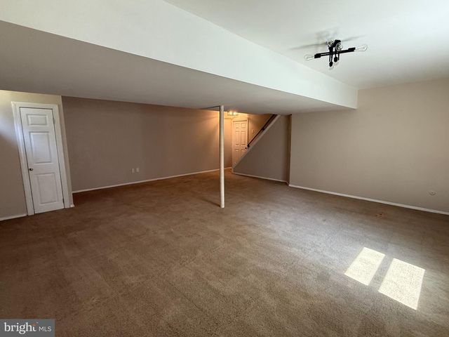 15 DOROTHY MEEKS, Pasadena, MD 21122