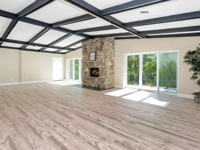 328 E Lincoln Highway 2E, New Lenox, IL 60451