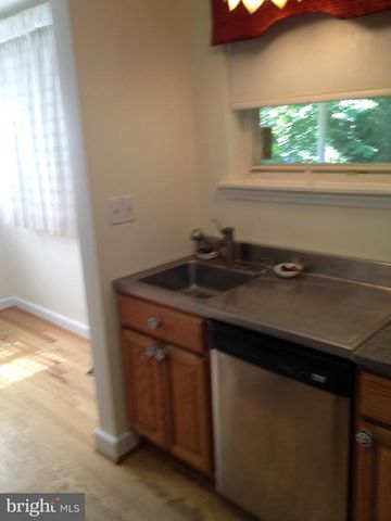 7017 MURRAY LN, Annandale, VA 22003