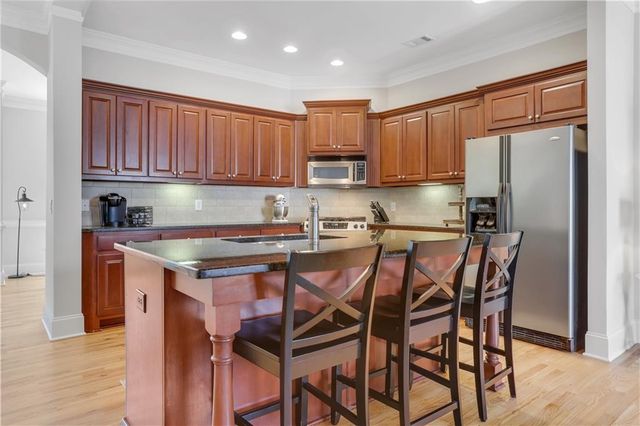 1542 Ridenour Parkway NW, Kennesaw, GA 30152