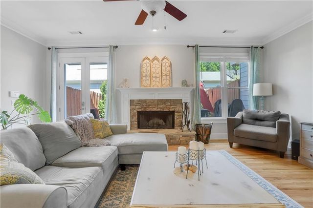 1542 Ridenour Parkway NW, Kennesaw, GA 30152