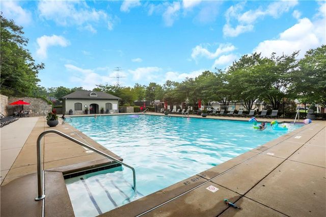 1542 Ridenour Parkway NW, Kennesaw, GA 30152