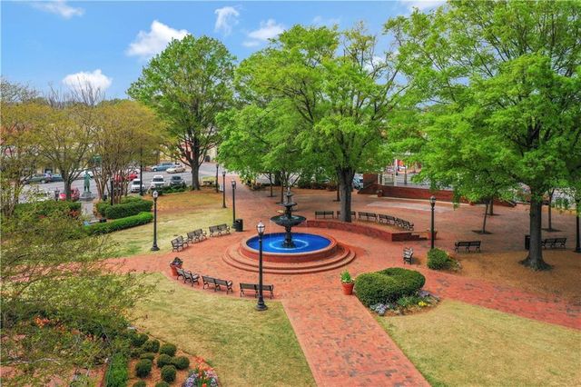 1542 Ridenour Parkway NW, Kennesaw, GA 30152