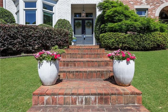 1542 Ridenour Parkway NW, Kennesaw, GA 30152