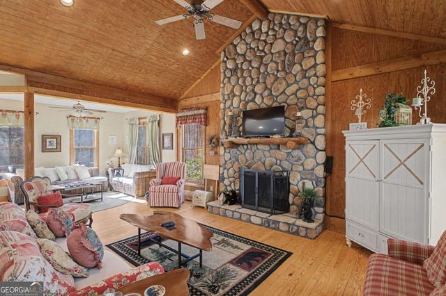 640 Quail Cove Drive, Jasper, GA 30143