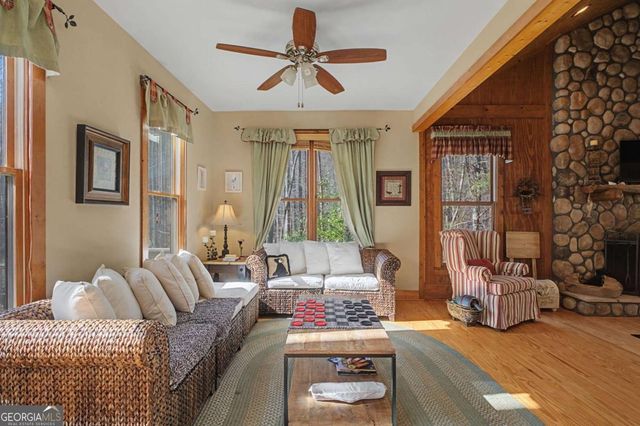 640 Quail Cove Drive, Jasper, GA 30143