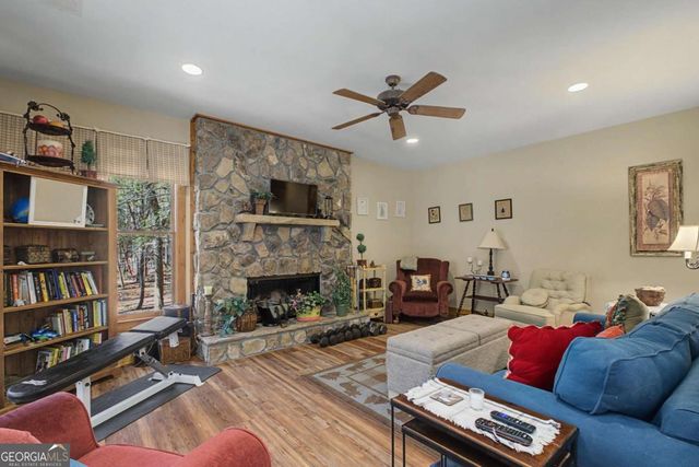 640 Quail Cove Drive, Jasper, GA 30143