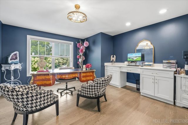 339 Sandholm Court, Geneva, IL 60134