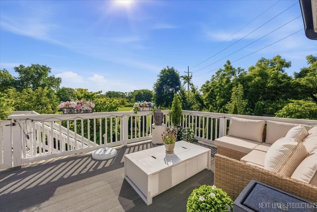 339 Sandholm Court, Geneva, IL 60134