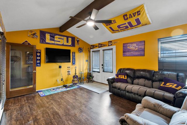 2304 Deanna Dr, Mount Pleasant, TX 75455