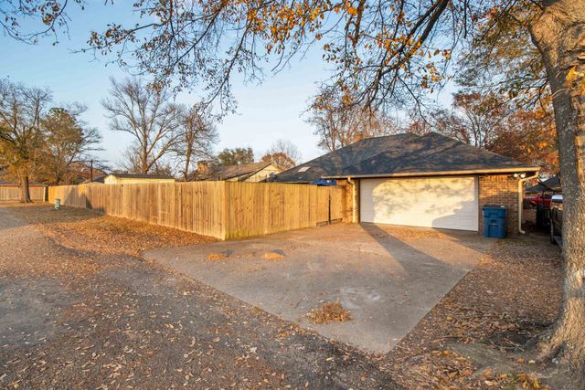 2304 Deanna Dr, Mount Pleasant, TX 75455