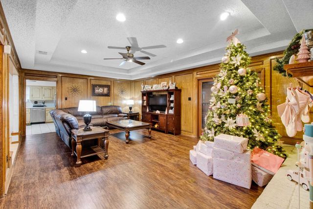 2304 Deanna Dr, Mount Pleasant, TX 75455