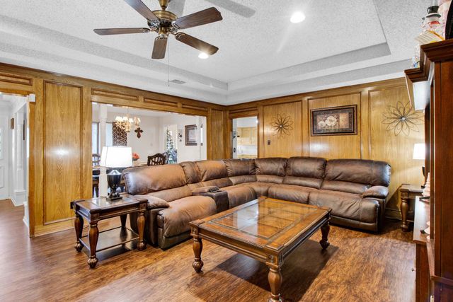 2304 Deanna Dr, Mount Pleasant, TX 75455