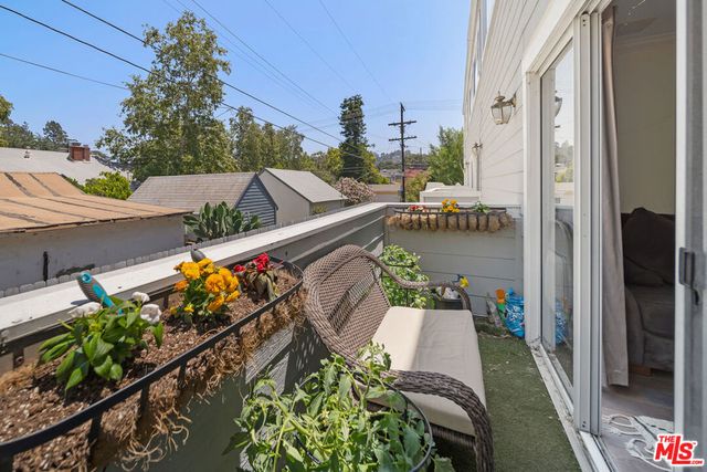 4308 ALCOVE Avenue 106, Studio City, CA 91604