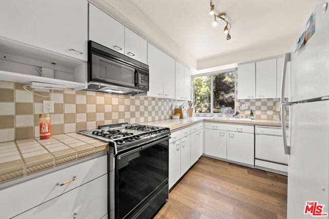 4308 ALCOVE Avenue 106, Studio City, CA 91604