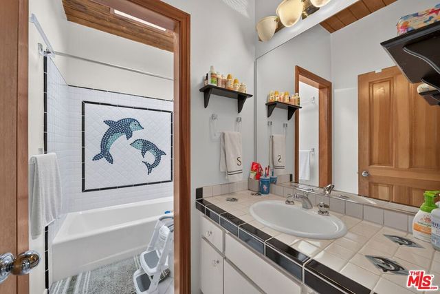4308 ALCOVE Avenue 106, Studio City, CA 91604