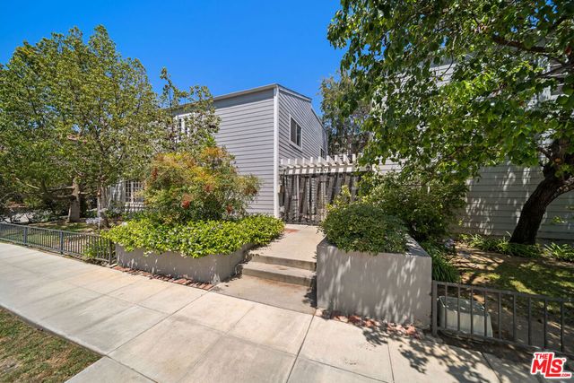 4308 ALCOVE Avenue 106, Studio City, CA 91604