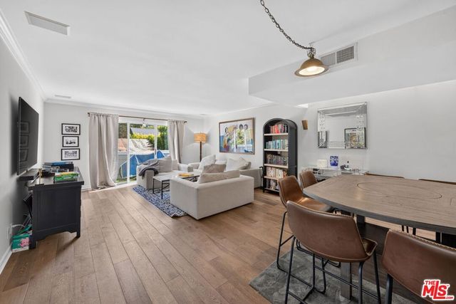 4308 ALCOVE Avenue 106, Studio City, CA 91604