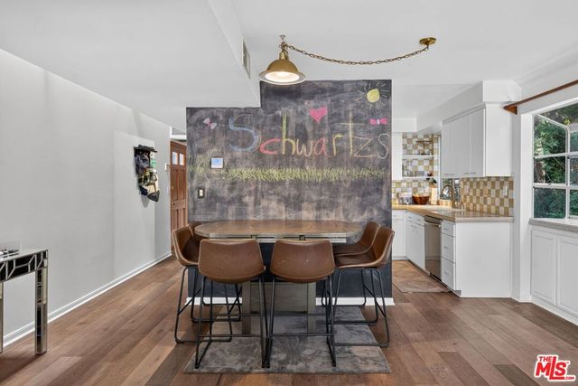 4308 ALCOVE Avenue 106, Studio City, CA 91604