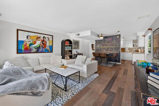 4308 ALCOVE Avenue 106, Studio City, CA 91604