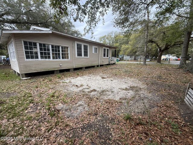 3206 F Avenue, Gulfport, MS 39507