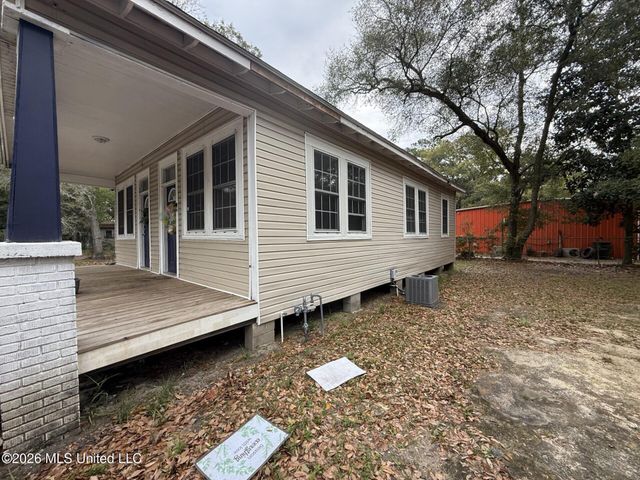 3206 F Avenue, Gulfport, MS 39507
