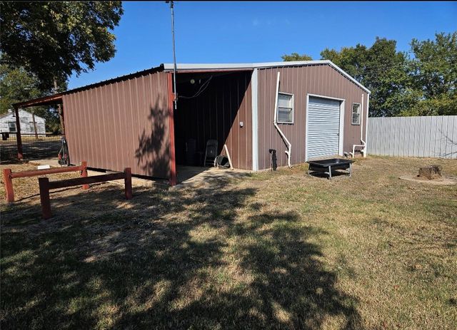 1347 Farm Road 38 S, Brookston, TX 75421