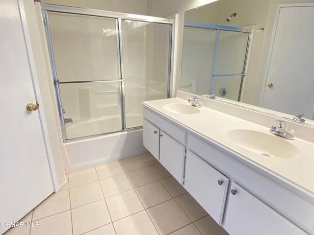 559 Yarrow Drive, Simi Valley, CA 93065