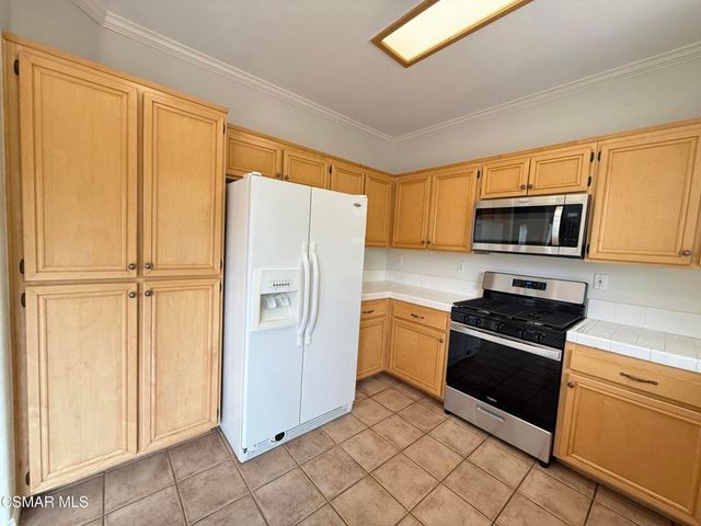 559 Yarrow Drive, Simi Valley, CA 93065