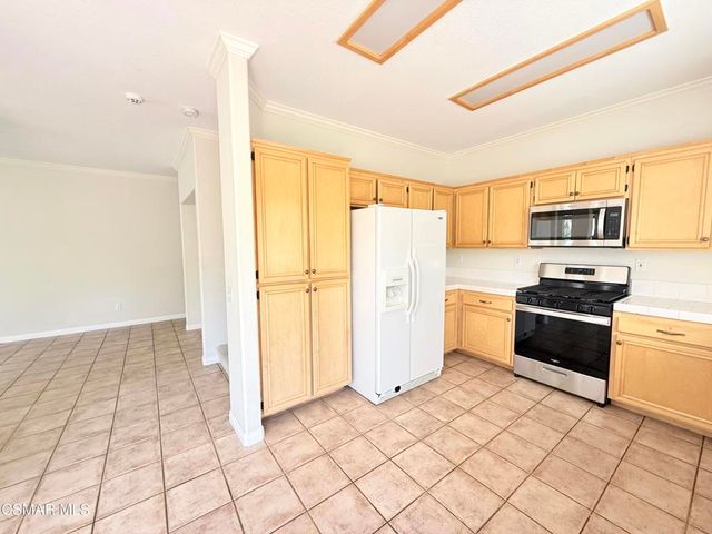 559 Yarrow Drive, Simi Valley, CA 93065
