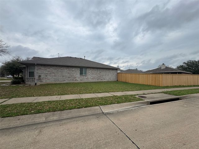 2001 Natchez Drive, Forney, TX 75126