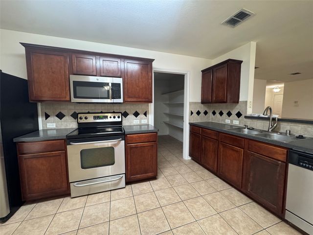 2001 Natchez Drive, Forney, TX 75126