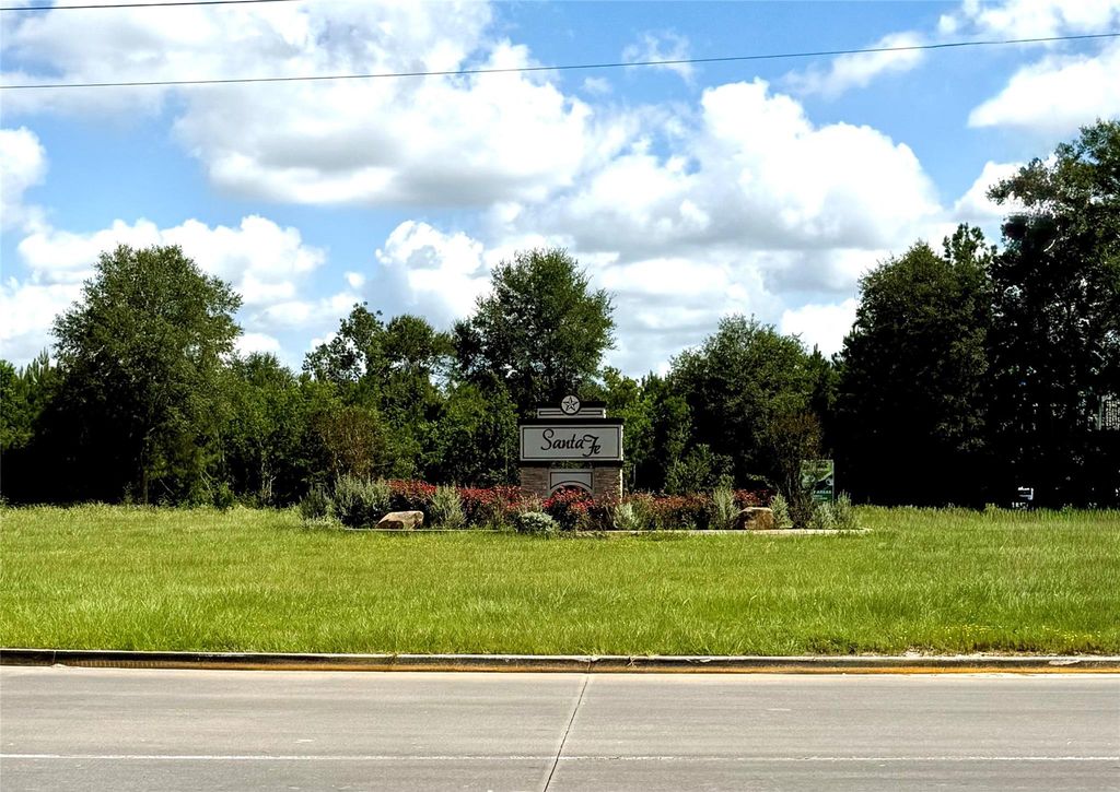 Image 2 of property listing at 1940 Road 5502, Cleveland, TX 77327