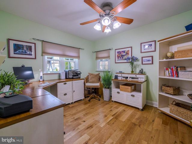 516 PORTLAND DR, Broomall, PA 19008