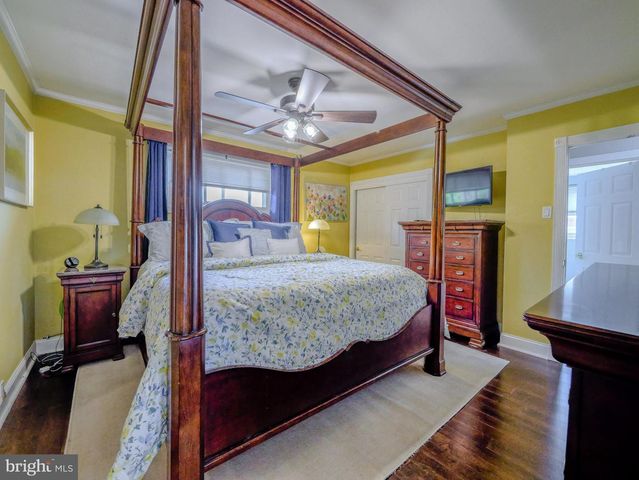 516 PORTLAND DR, Broomall, PA 19008