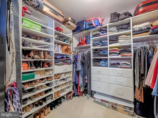 516 PORTLAND DR, Broomall, PA 19008