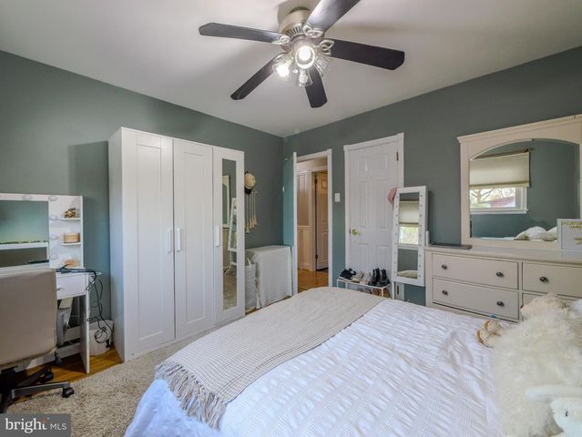 516 PORTLAND DR, Broomall, PA 19008