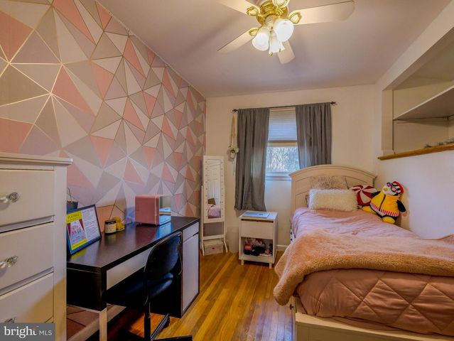 516 PORTLAND DR, Broomall, PA 19008