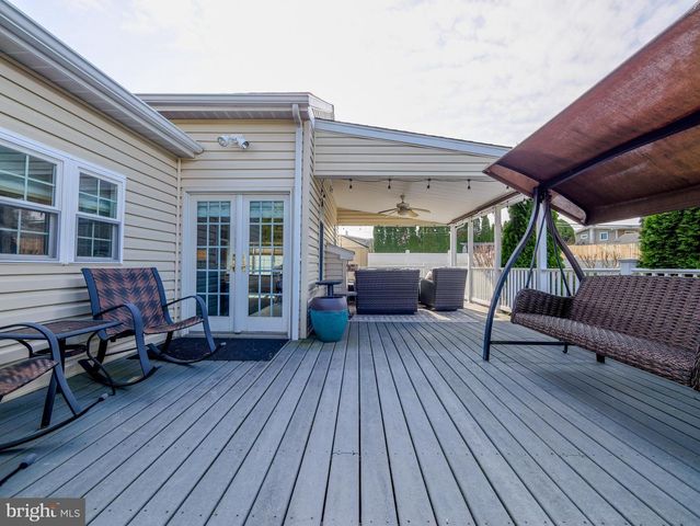 516 PORTLAND DR, Broomall, PA 19008