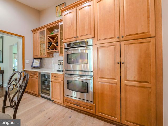 516 PORTLAND DR, Broomall, PA 19008