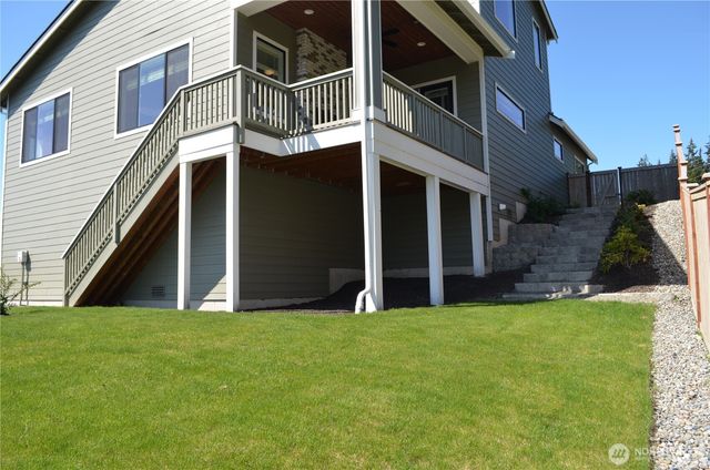 9520 38th Street E, Edgewood, WA 98371