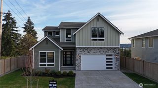 9520 38th Street E, Edgewood, WA 98371