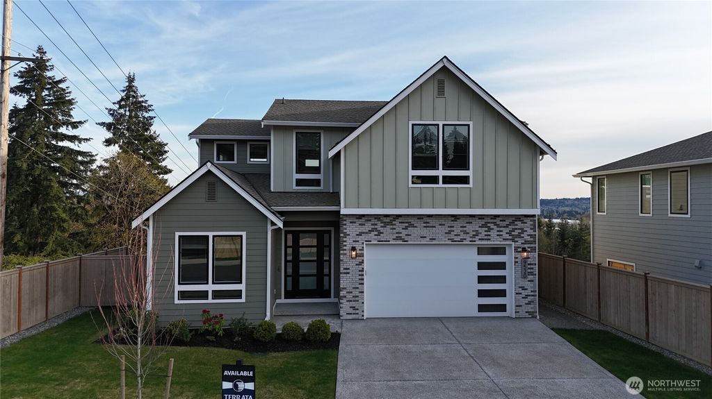 9520 38th Street E, Edgewood, WA 98371