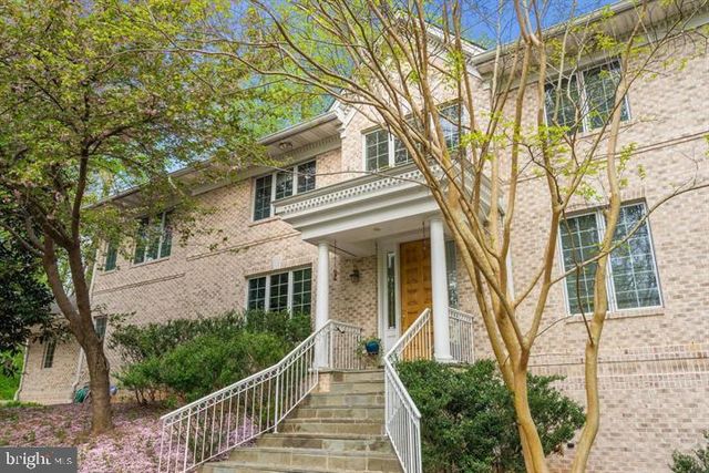 8309 OLD SEVEN LOCKS RD, Bethesda, MD 20817