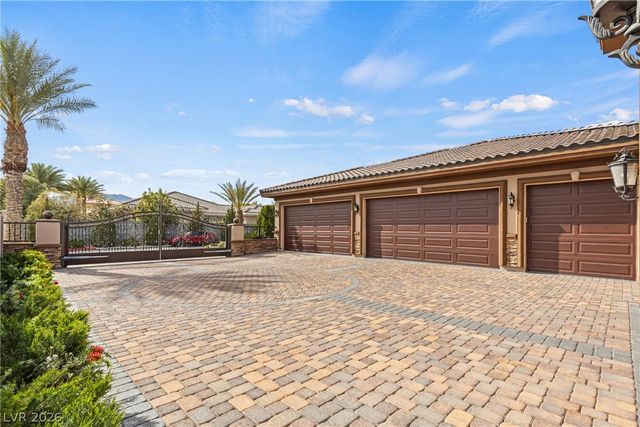 8574 Verde Park Circle, Las Vegas, NV 89129
