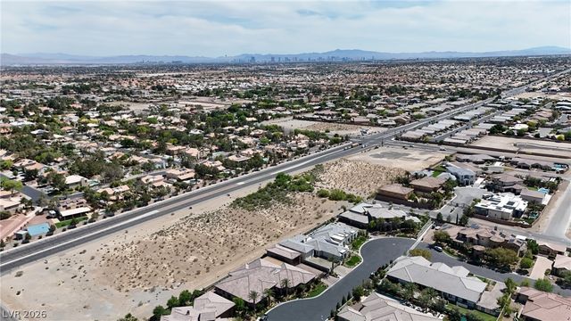 8574 Verde Park Circle, Las Vegas, NV 89129