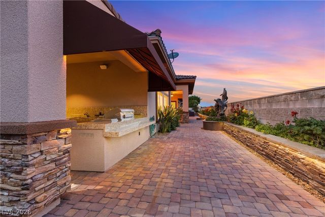 8574 Verde Park Circle, Las Vegas, NV 89129